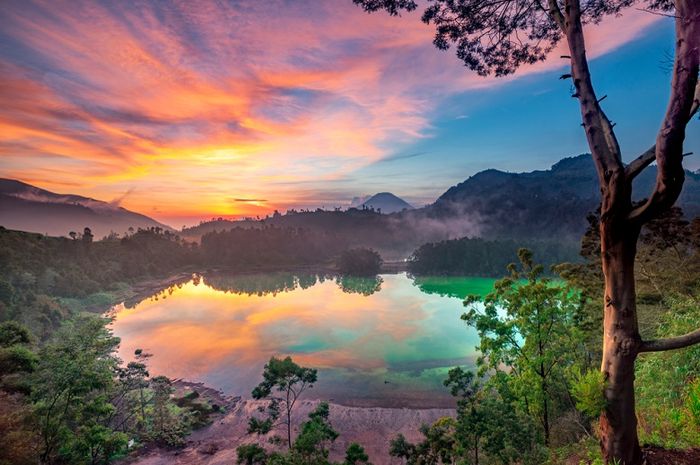 4 DAYS 3 NIGHTS BEST YOGYAKARTA BOROBUDUR DIENG PLATEAU
