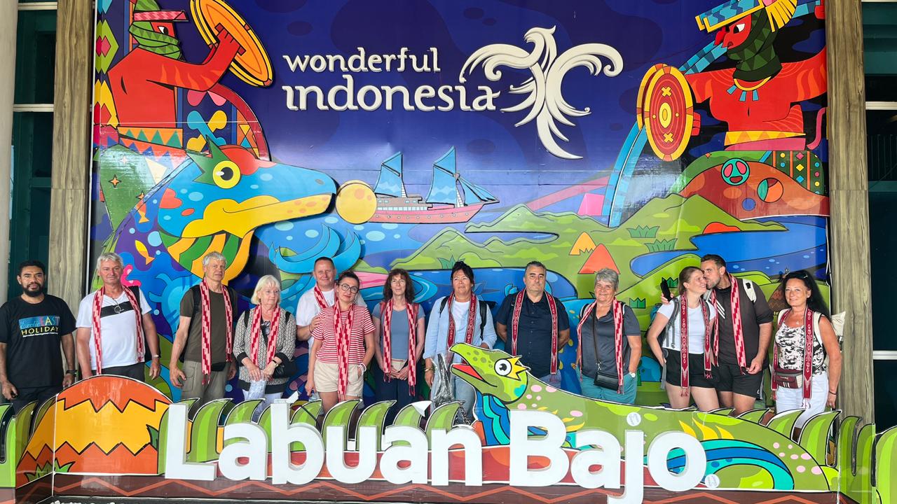 Komodo Airport Group Welcoming